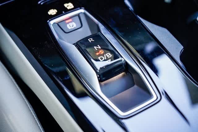 Thumbnail: 2025 Audi Q6 e-tron - 21