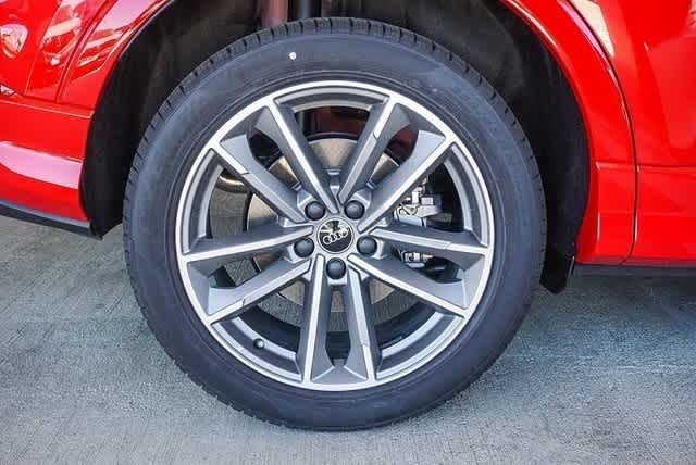 Thumbnail: 2025 Audi Q3 - 10