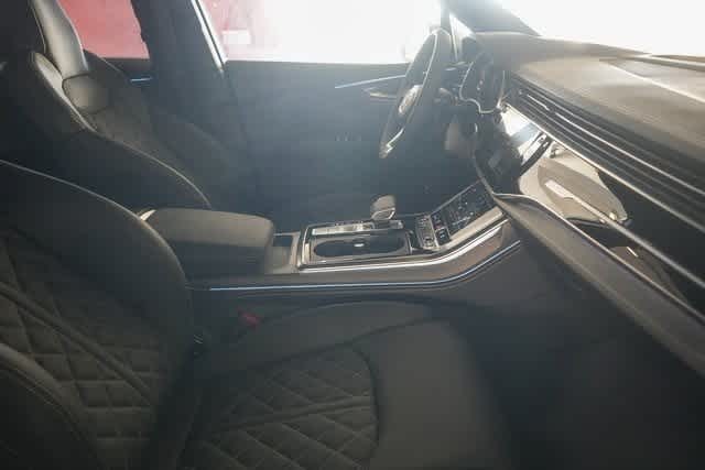Thumbnail: 2025 Audi SQ7 - 26