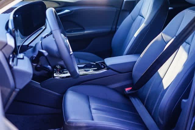 Thumbnail: 2025 Audi Q6 e-tron - 18