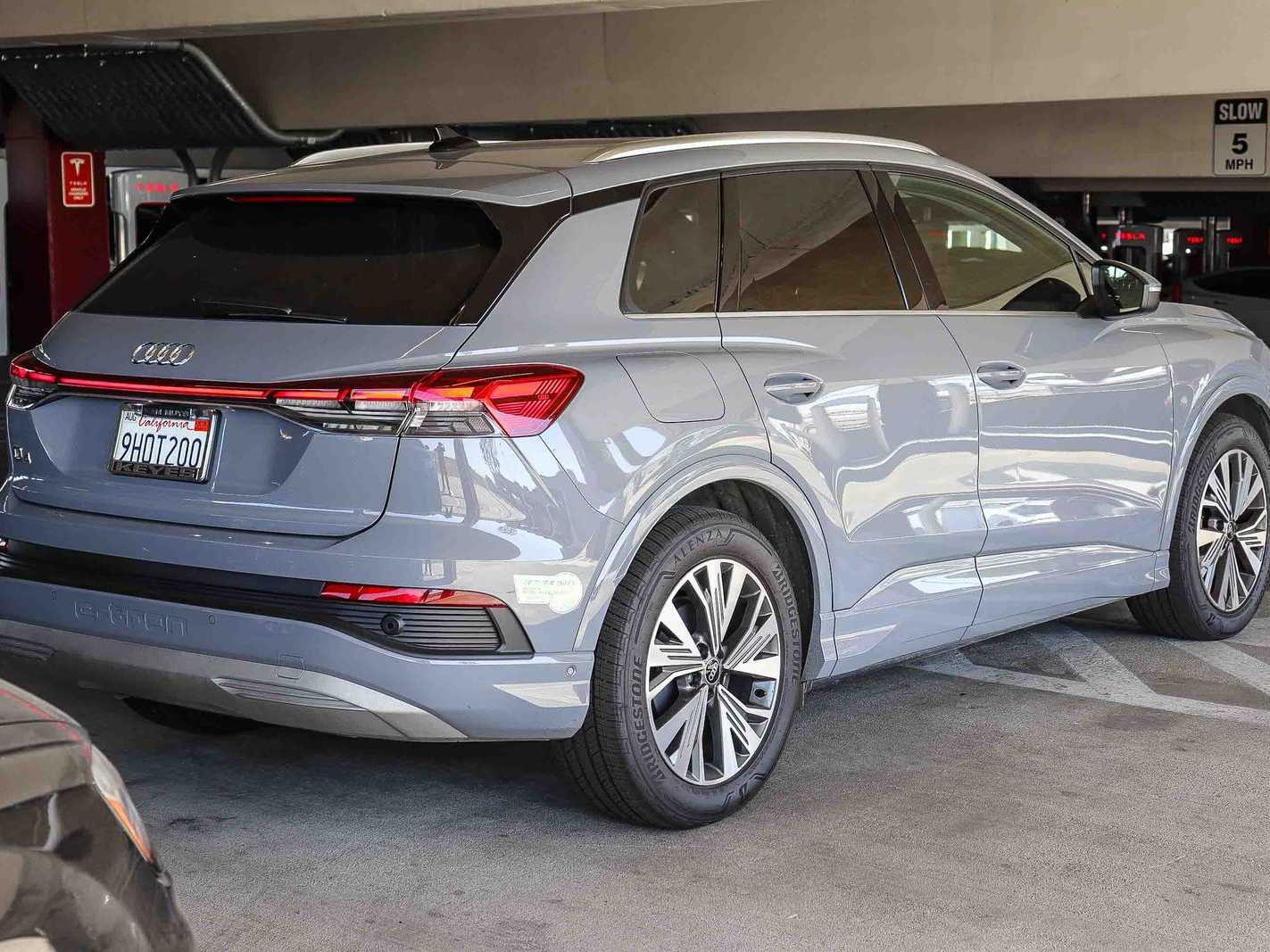 Thumbnail: 2023 Audi Q4 e-tron - 4