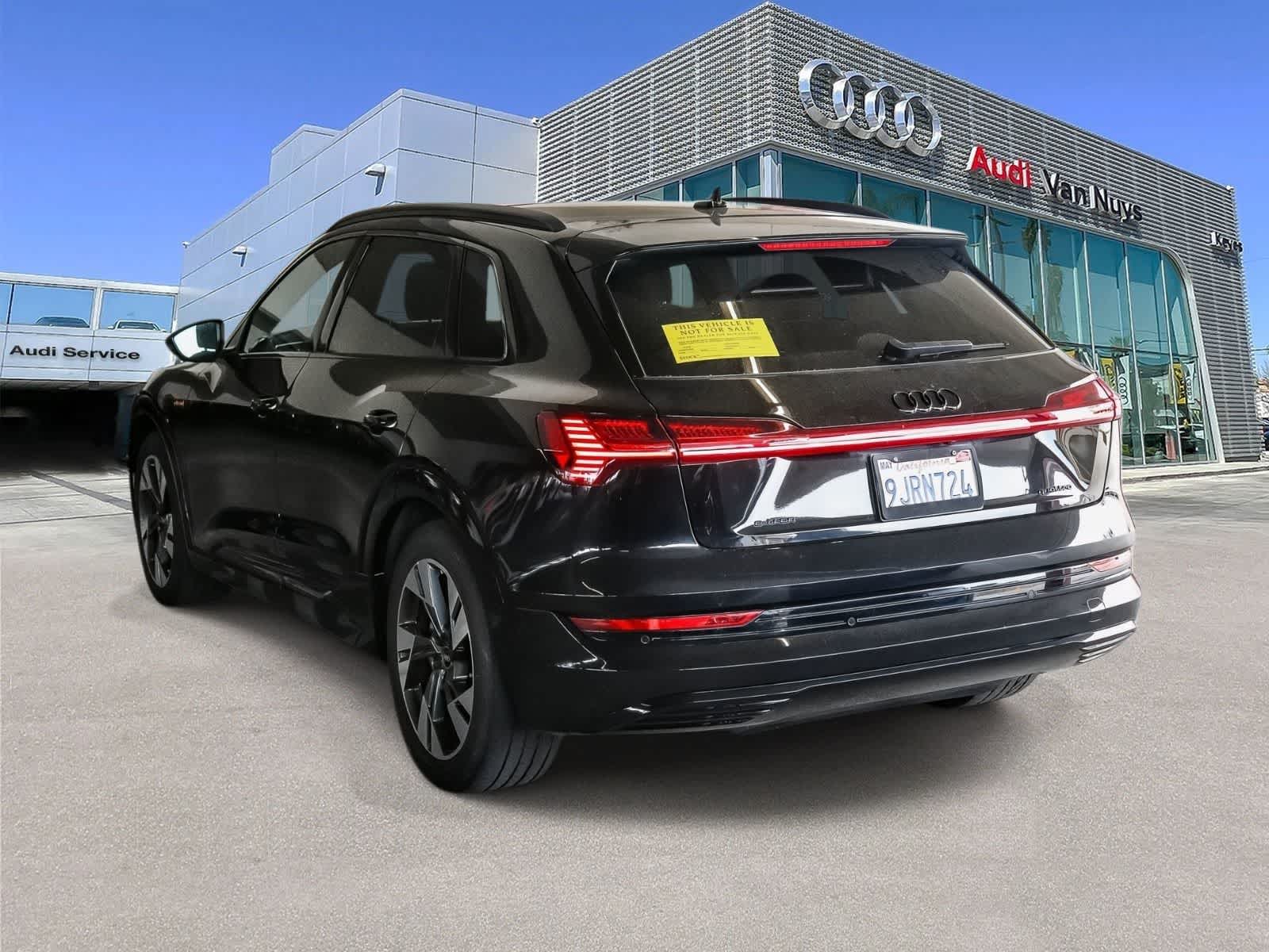 Thumbnail: 2023 Audi e-tron - 2
