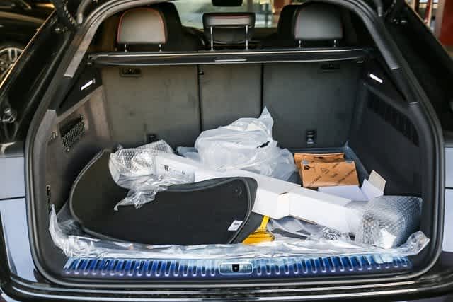 Thumbnail: 2025 Audi RS Q8 - 24