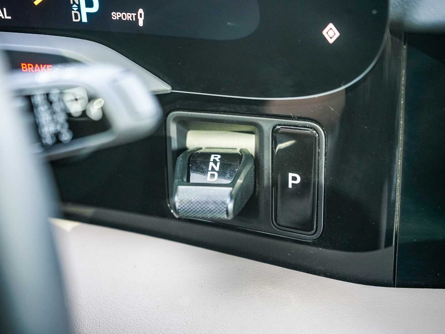 Thumbnail: 2023 Porsche Taycan - 21