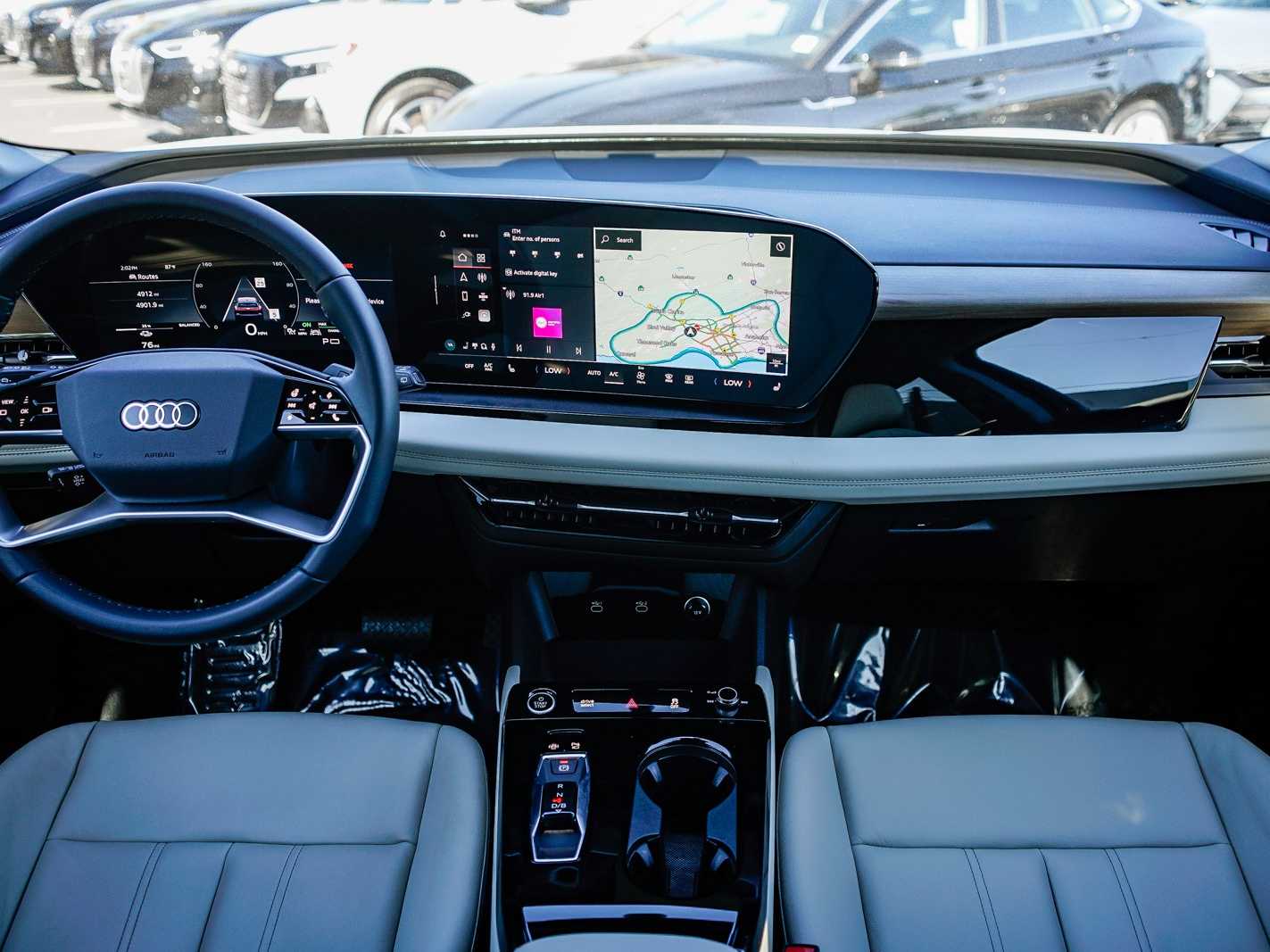 Thumbnail: 2025 Audi Q6 e-tron - 11