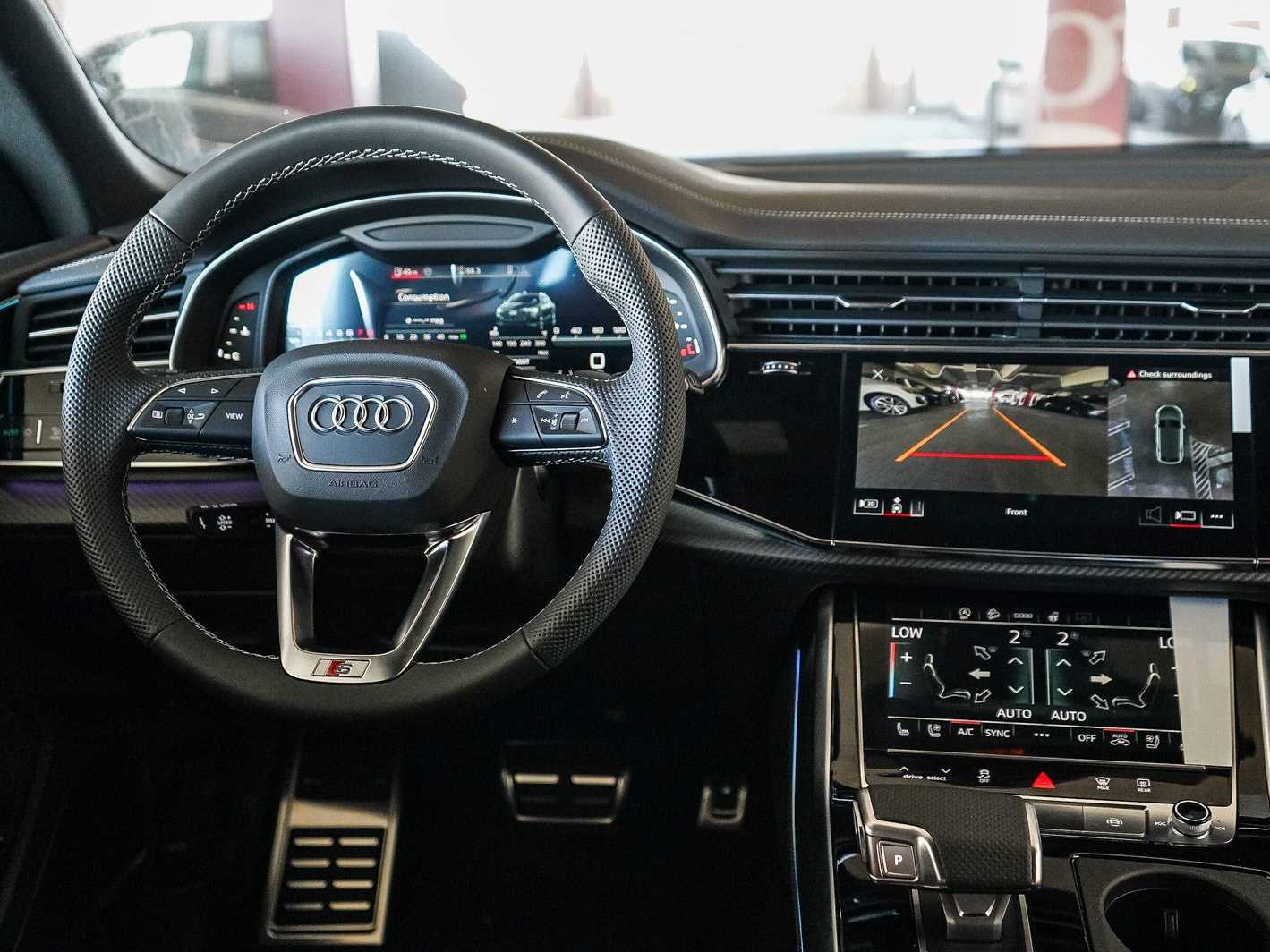 Thumbnail: 2026 Audi SQ8 - 13