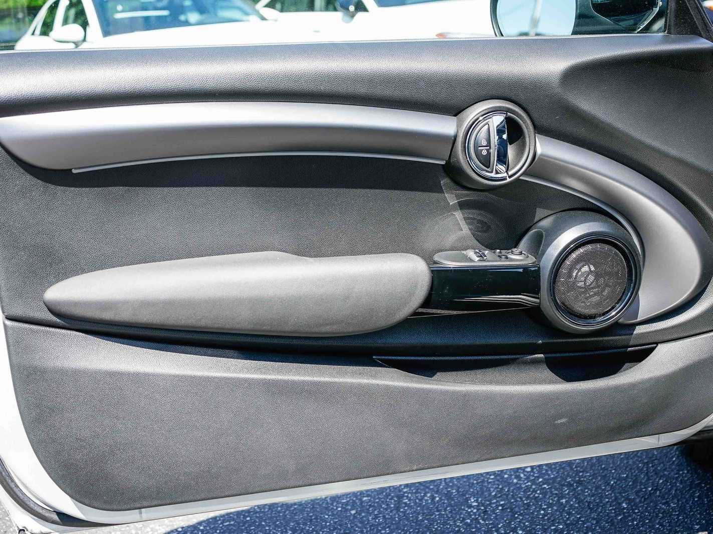 Thumbnail: 2023 MINI Cooper Hardtop - 19