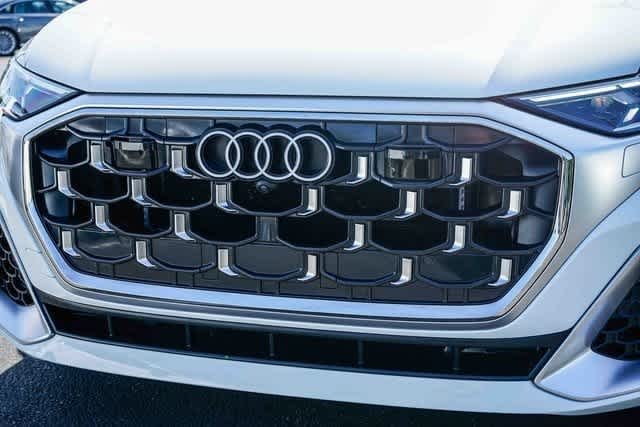 Thumbnail: 2024 Audi SQ8 - 8