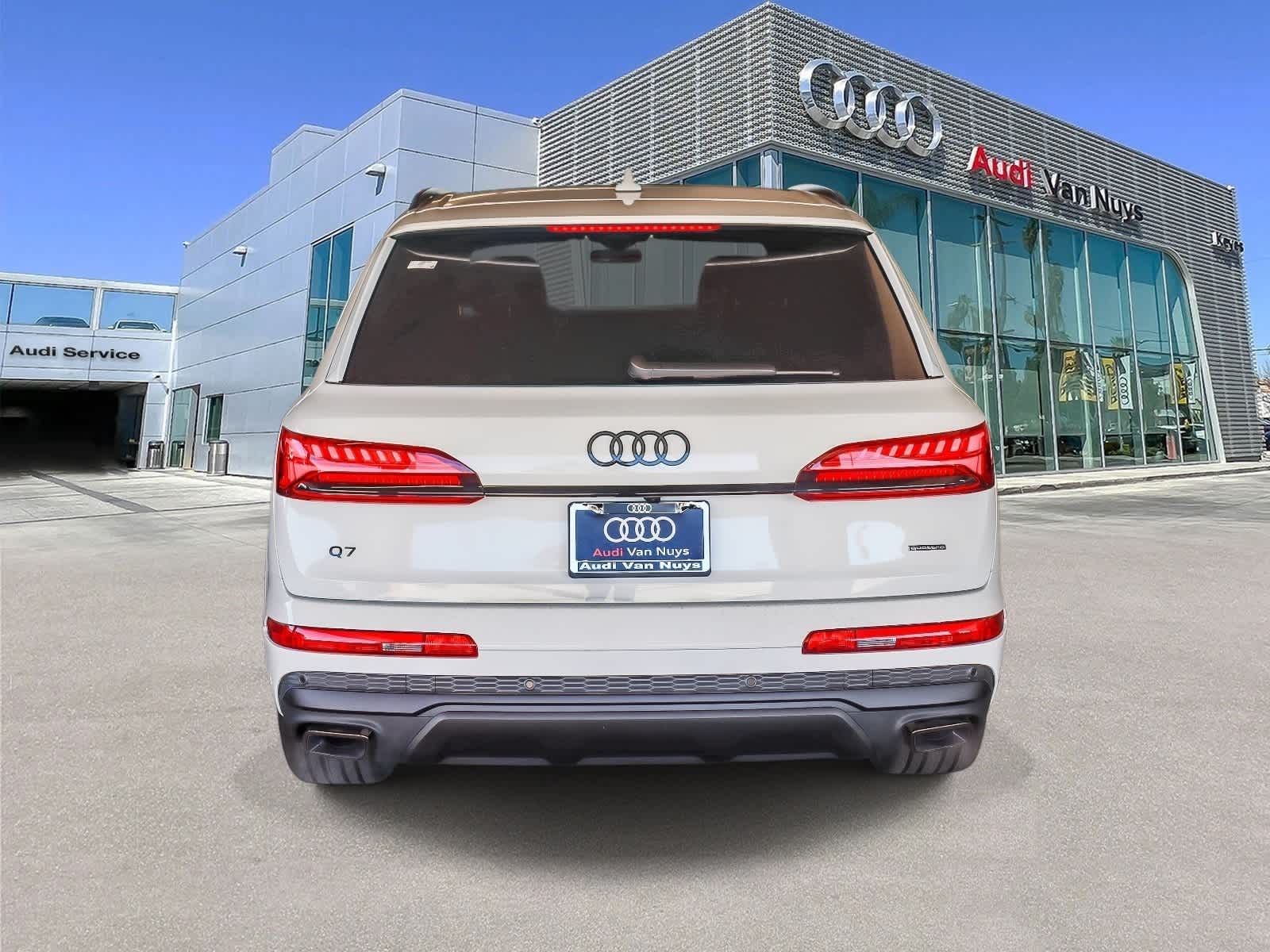 Thumbnail: 2026 Audi Q7 - 5
