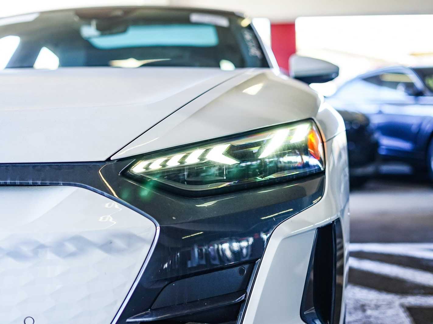 Thumbnail: 2023 Audi e-tron GT - 7