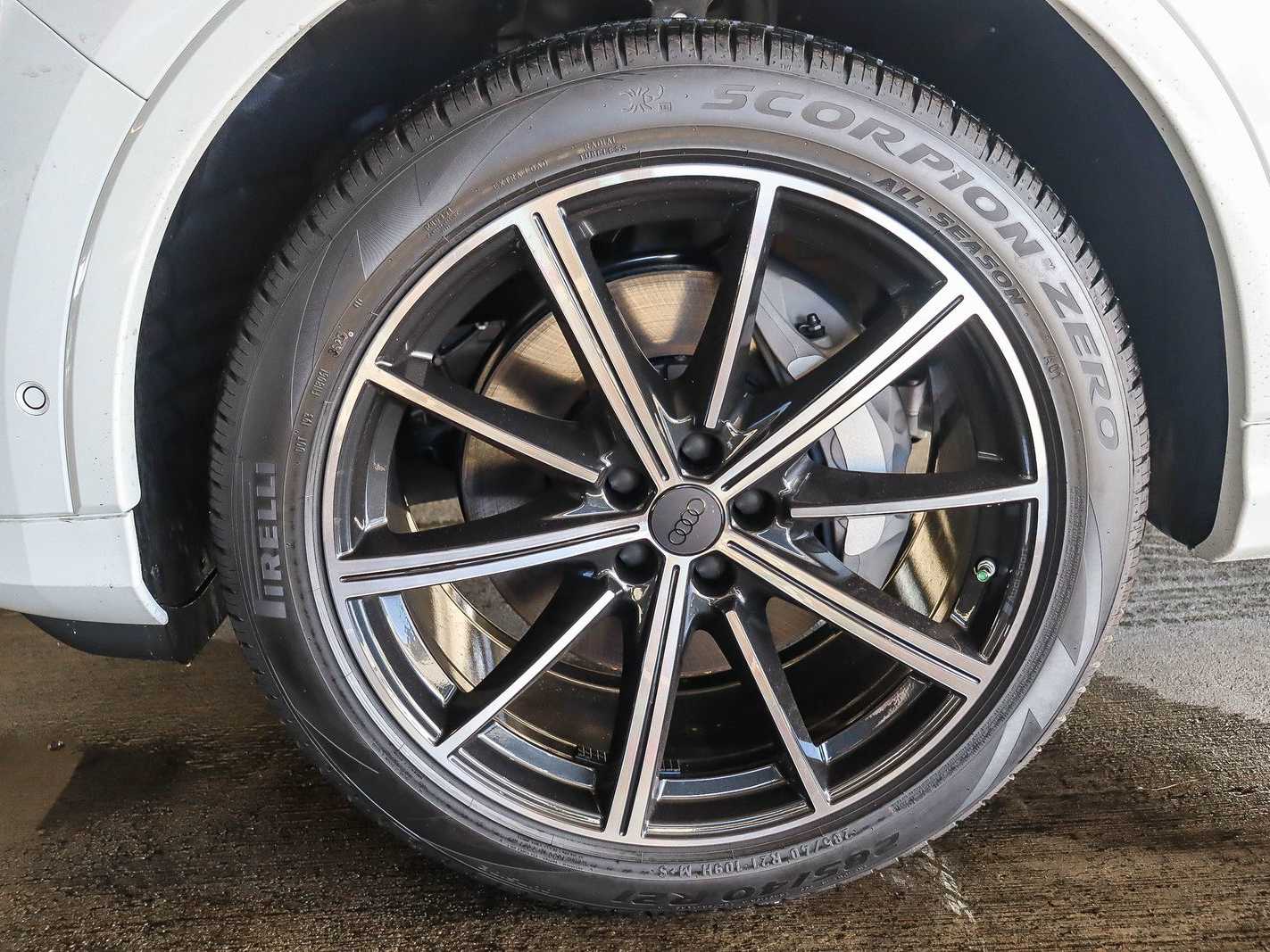 Thumbnail: 2026 Audi Q7 - 9