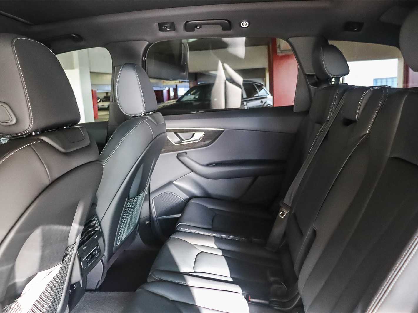 Thumbnail: 2026 Audi Q7 - 18