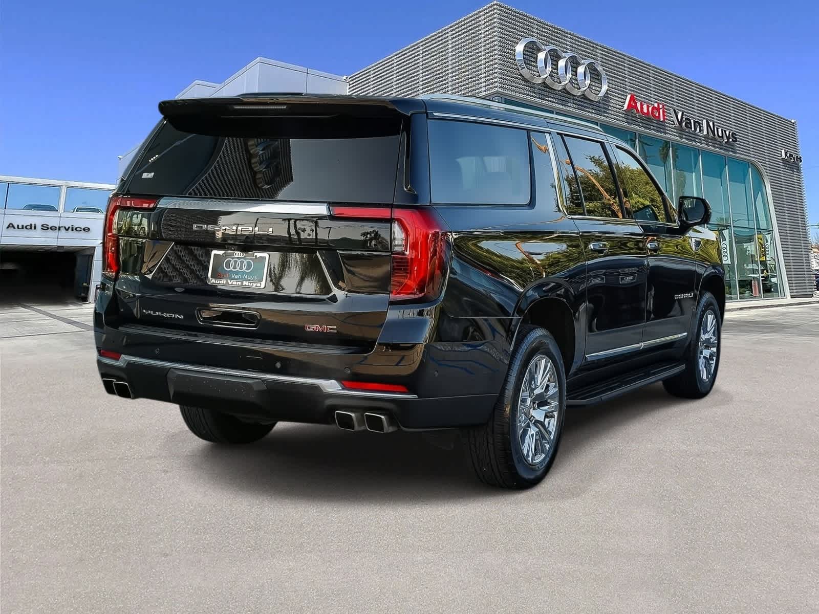 Thumbnail: 2025 GMC Yukon XL - 4