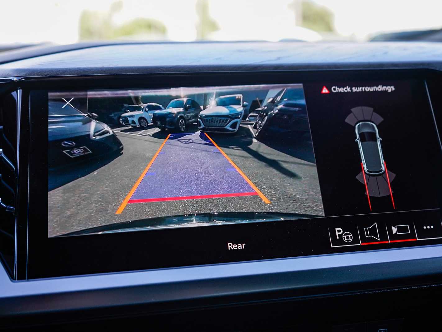 Thumbnail: 2023 Audi Q4 e-tron - 23