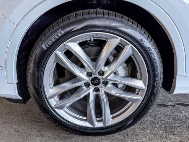 Thumbnail: 2025 Audi Q7 - 9