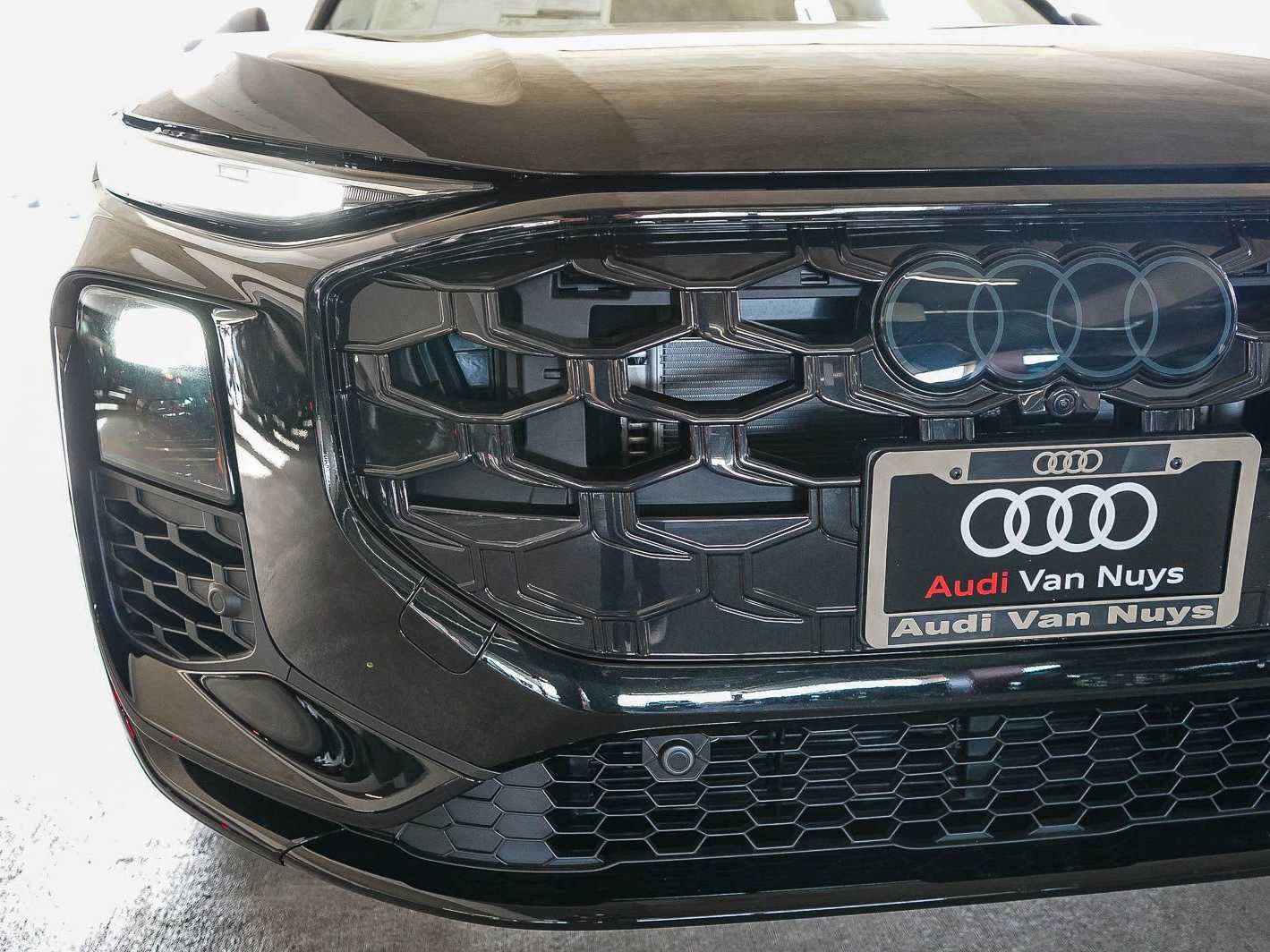 Thumbnail: 2026 Audi Q3 - 11