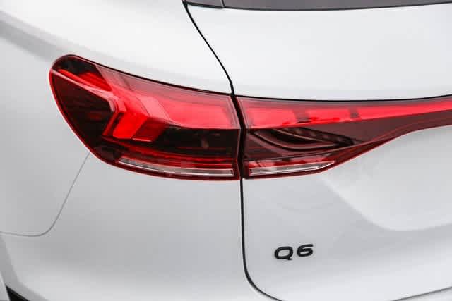 Thumbnail: 2025 Audi Q6 e-tron - 9