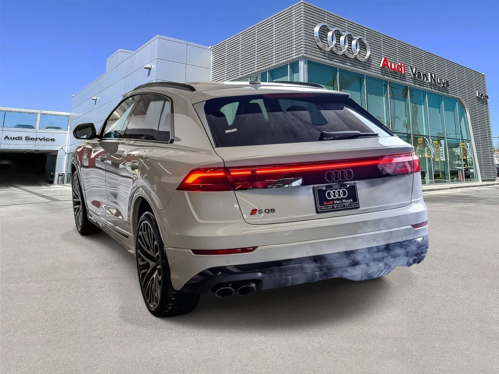 Thumbnail: 2026 Audi SQ8 - 6