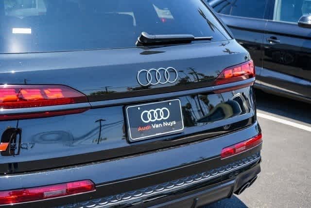 Thumbnail: 2025 Audi SQ7 - 12