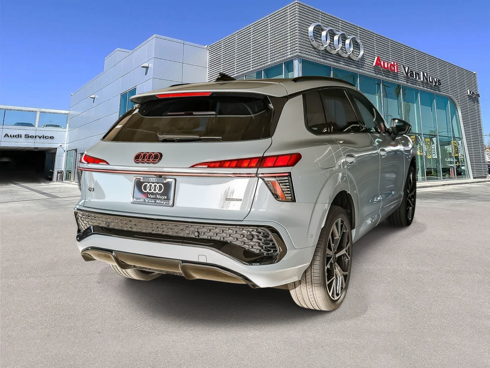 Thumbnail: 2026 Audi Q3 - 4