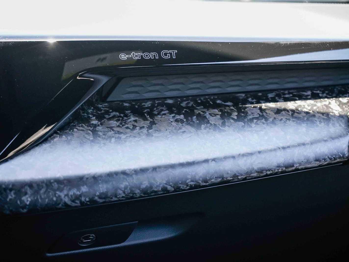 Thumbnail: 2025 Audi RS e-tron GT - 15