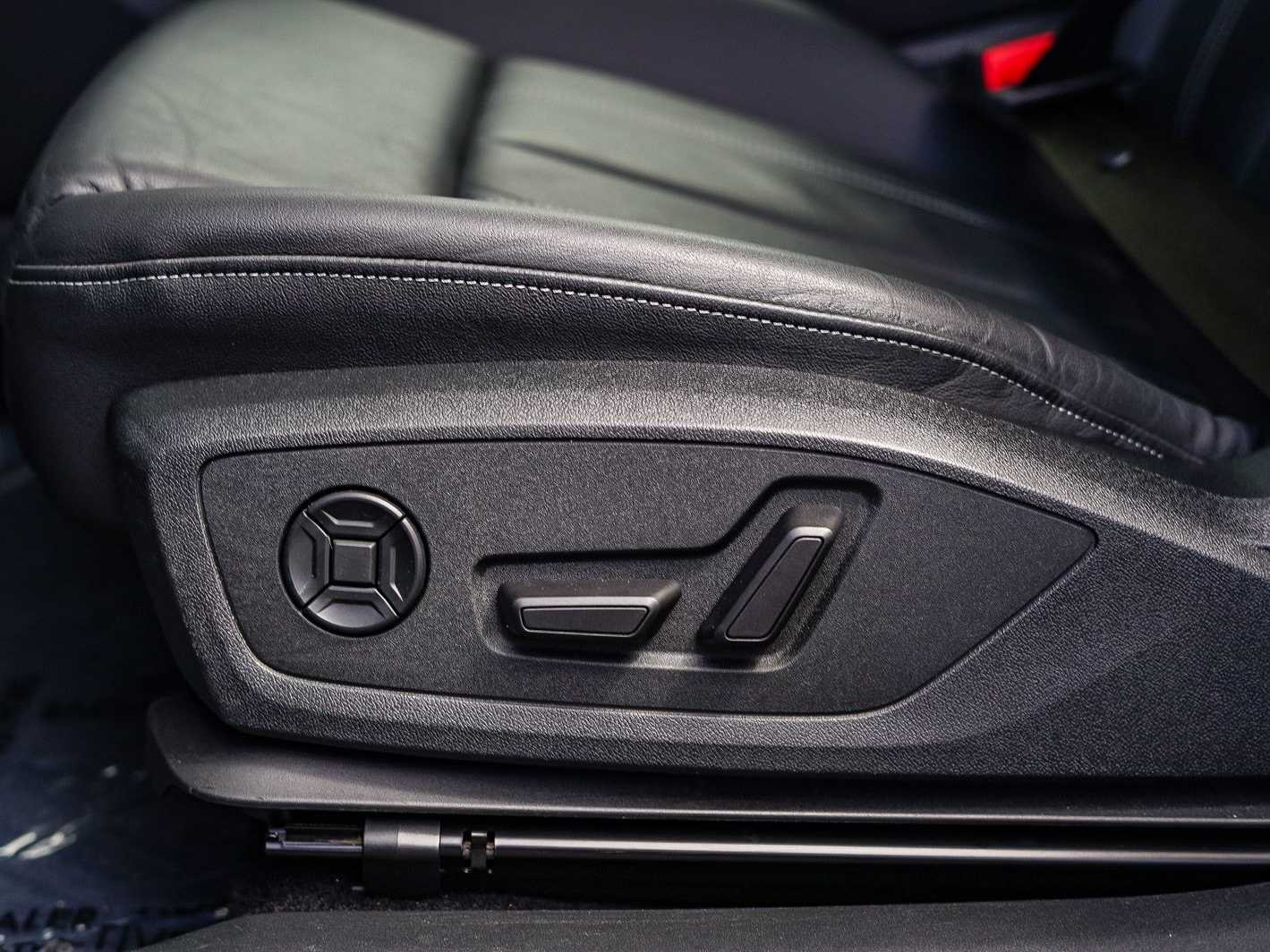 Thumbnail: 2022 Audi Q4 e-tron - 22