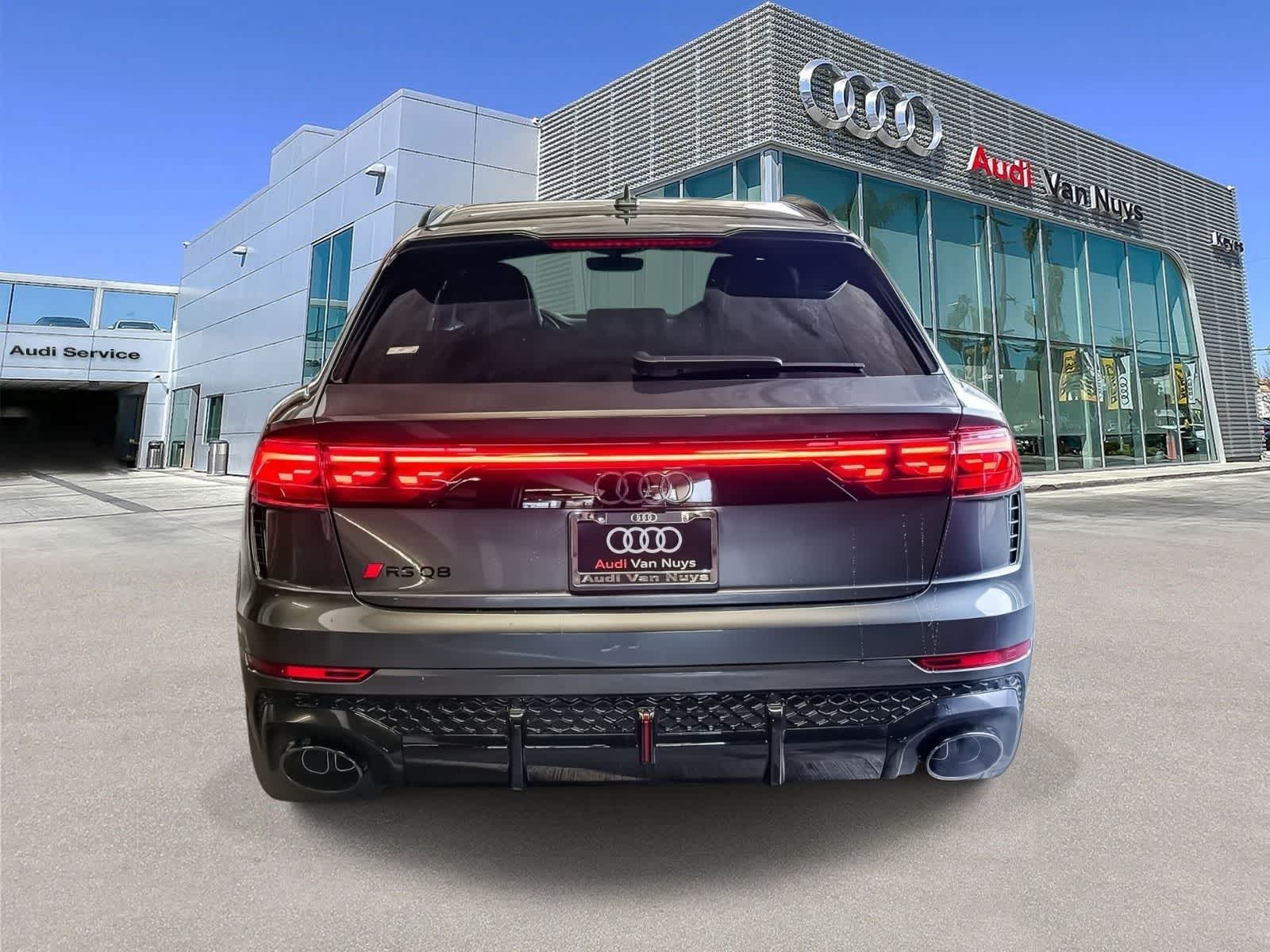 Thumbnail: 2026 Audi RS Q8 - 5