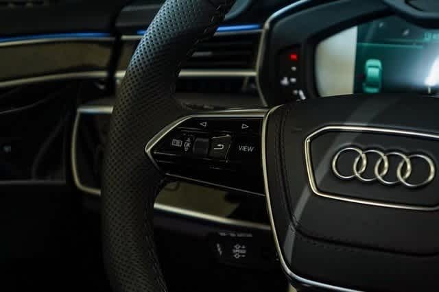 Thumbnail: 2025 Audi S8 - 16