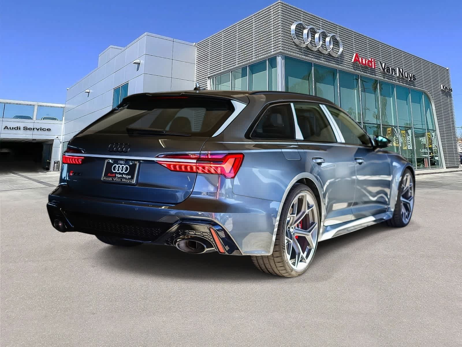 Thumbnail: 2026 Audi RS 6 - 4