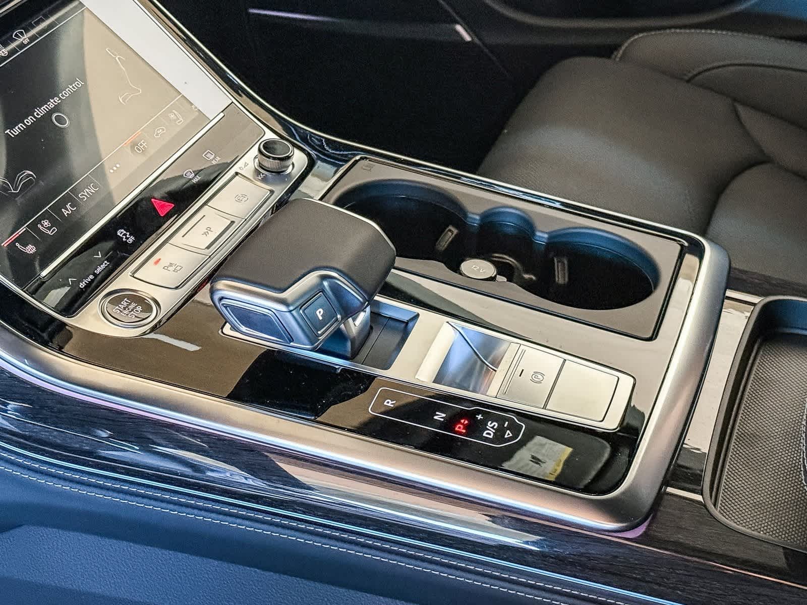 Thumbnail: 2026 Audi Q8 - 20