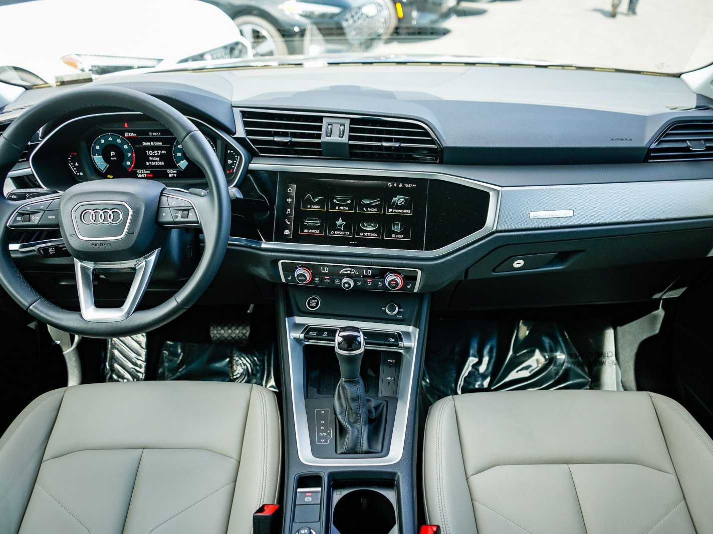 Thumbnail: 2025 Audi Q3 - 12