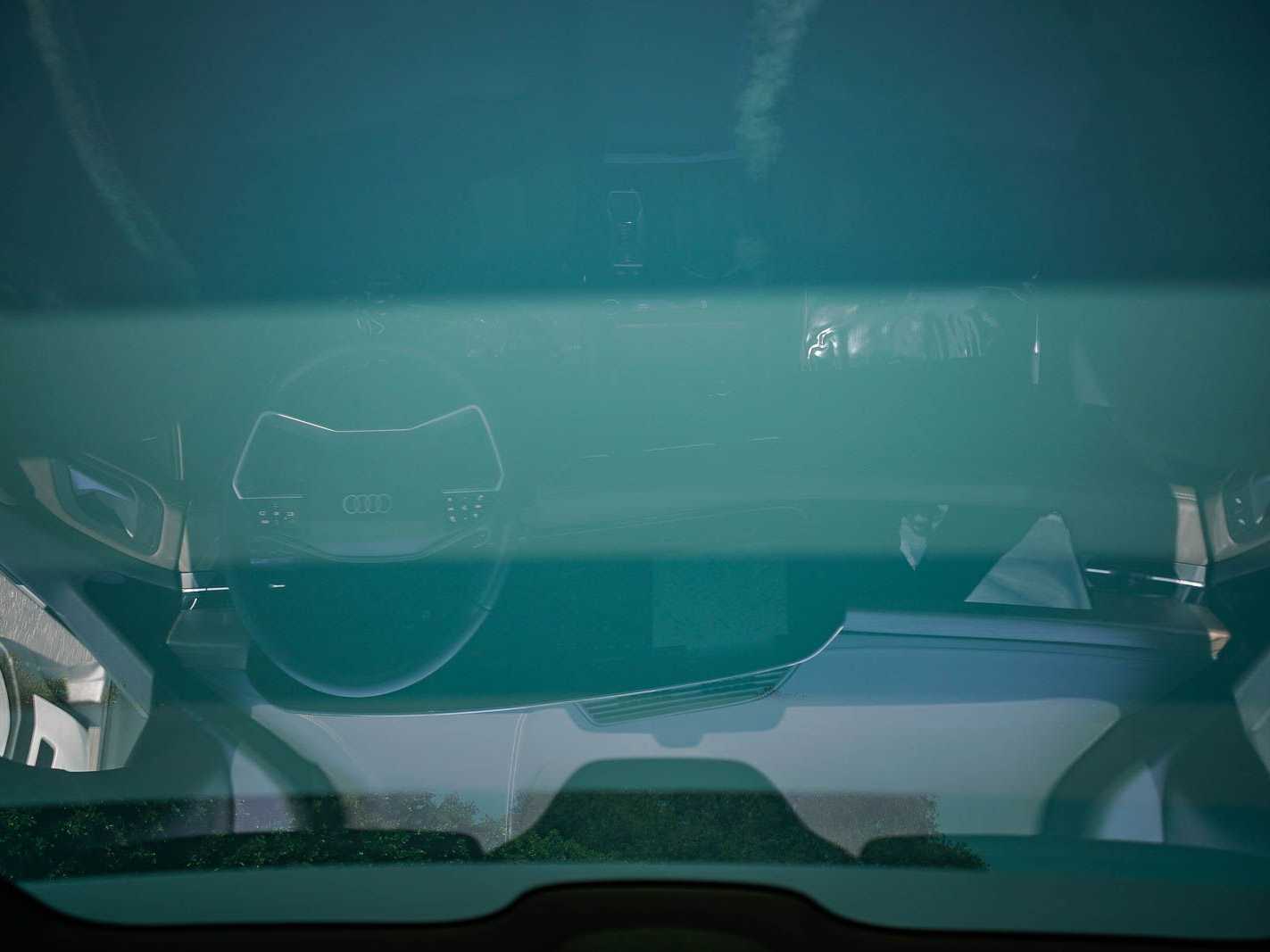 Thumbnail: 2025 Audi e-tron - 11