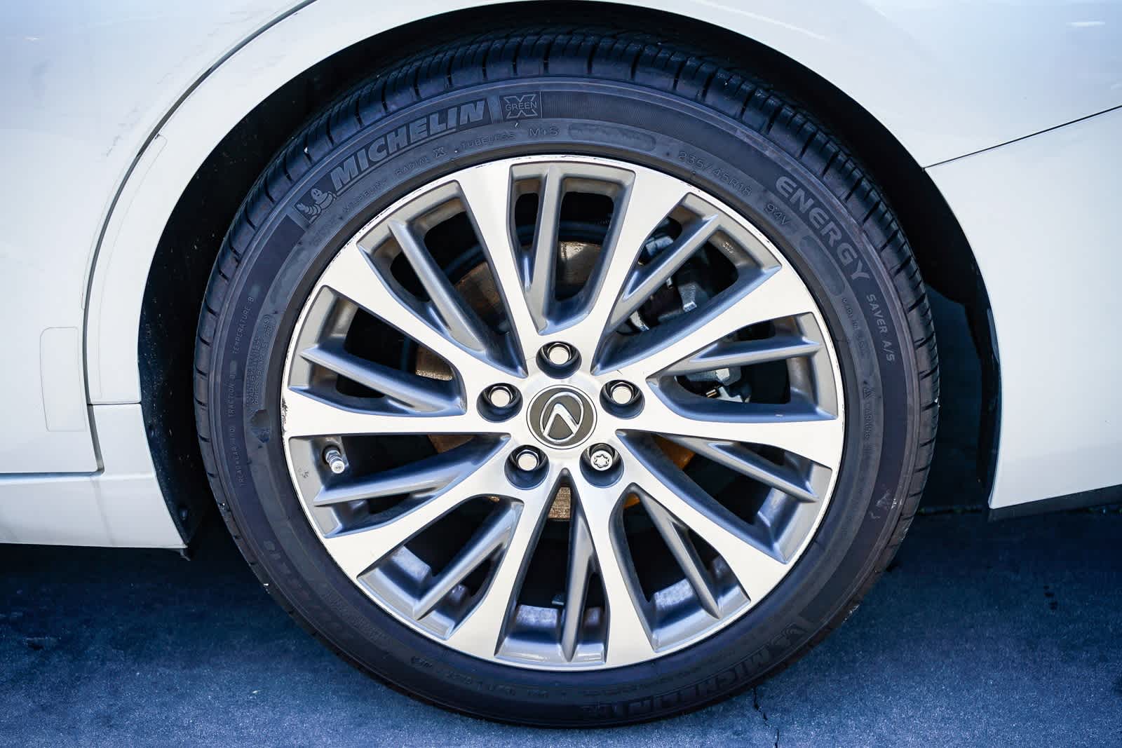 Thumbnail: 2021 Lexus ES - 10