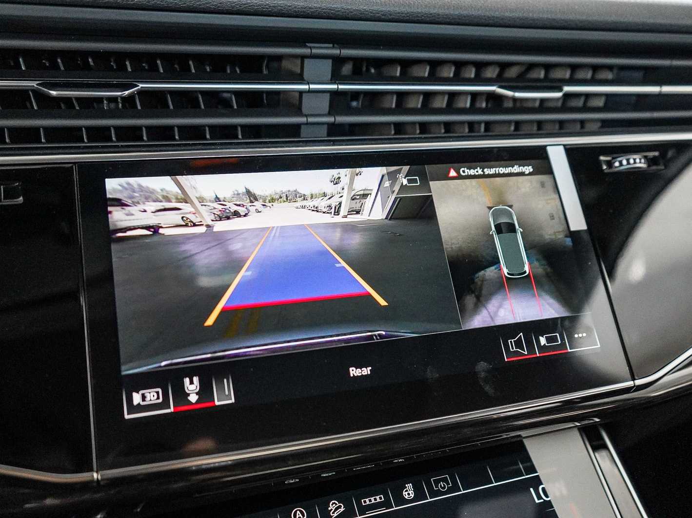 Thumbnail: 2026 Audi Q7 - 25