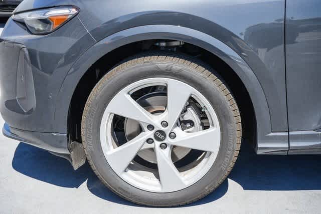 Thumbnail: 2025 Audi Q5 - 13