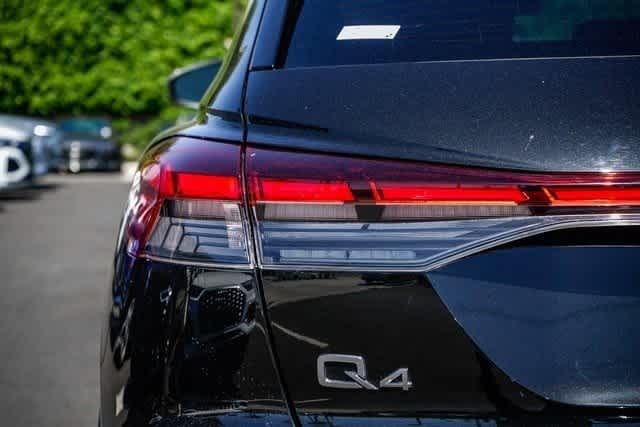 Thumbnail: 2023 Audi Q4 e-tron - 9