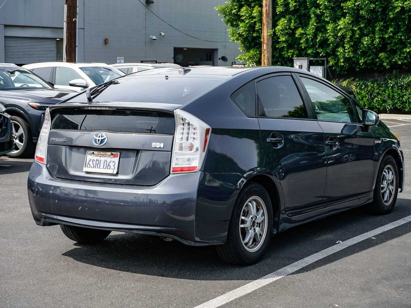 Thumbnail: 2010 Toyota Prius - 4