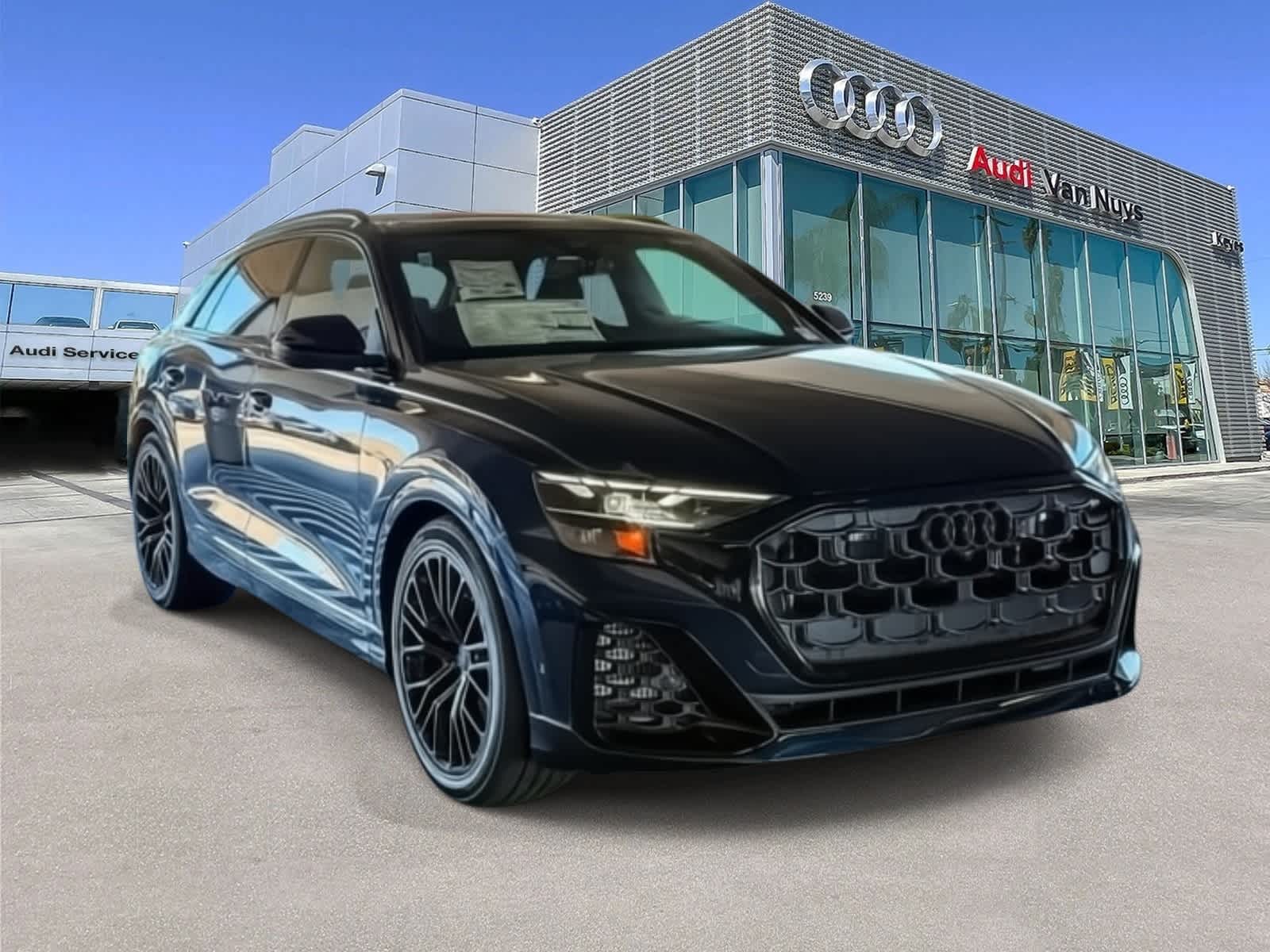 Thumbnail: 2026 Audi SQ8 - 3