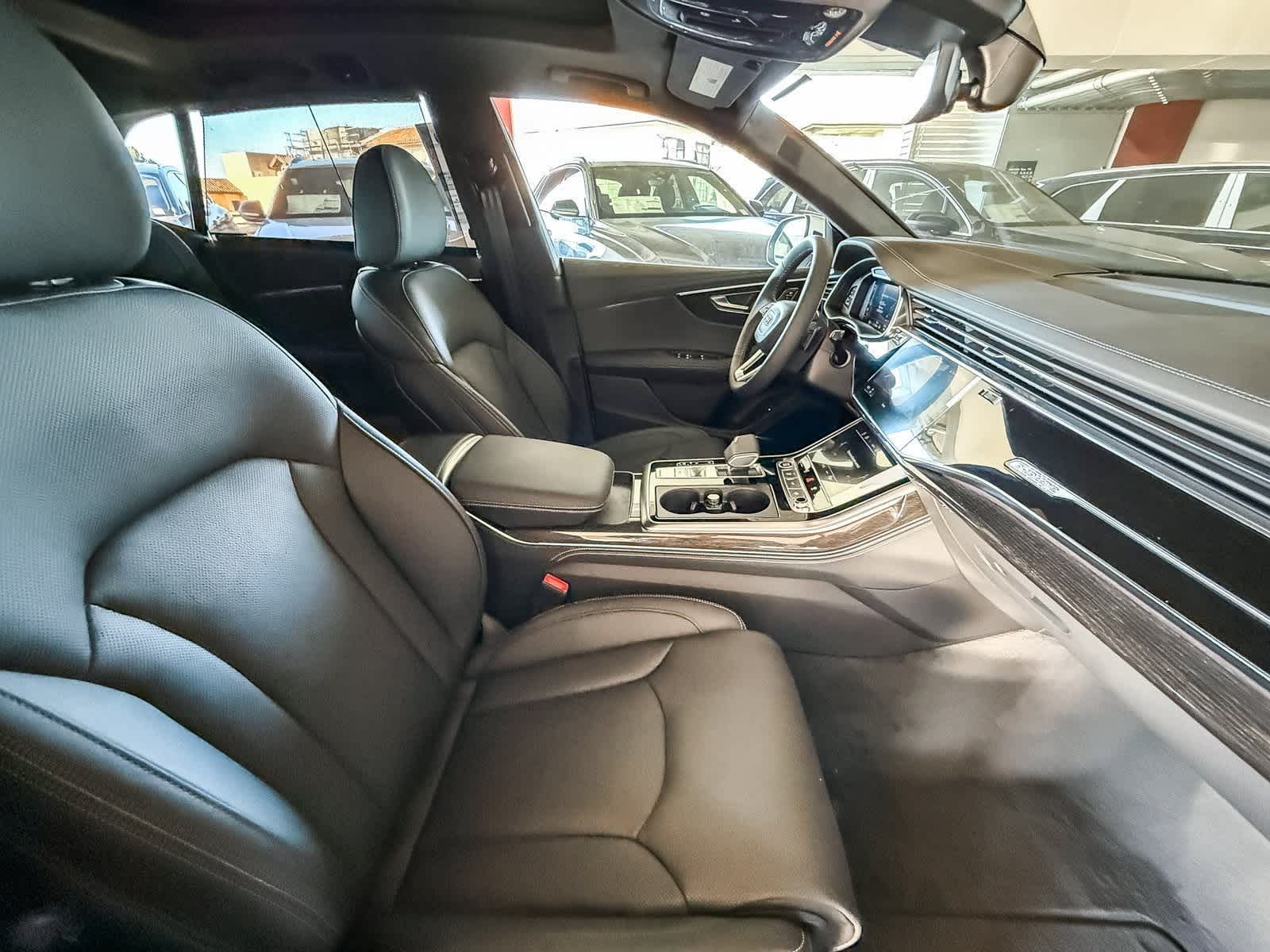 Thumbnail: 2026 Audi Q8 - 17