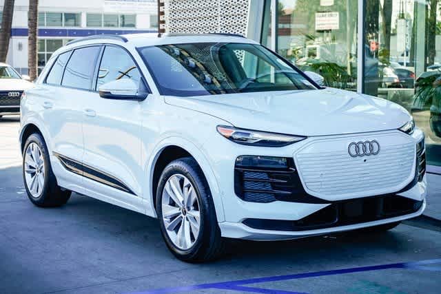 Thumbnail: 2025 Audi Q6 e-tron - 5