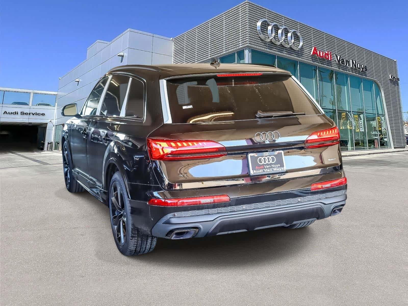Thumbnail: 2026 Audi Q7 - 6