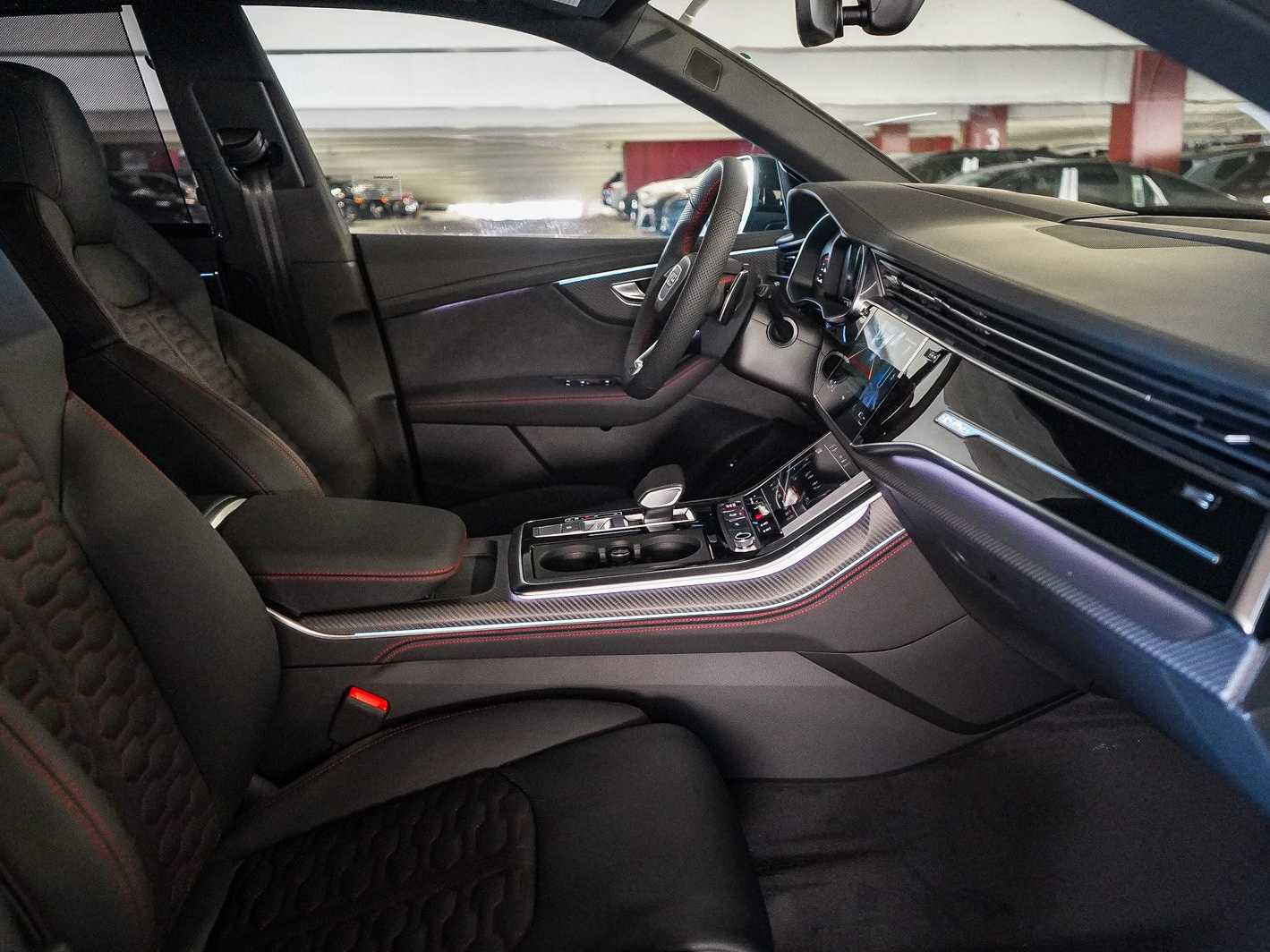 Thumbnail: 2026 Audi RS Q8 - 17