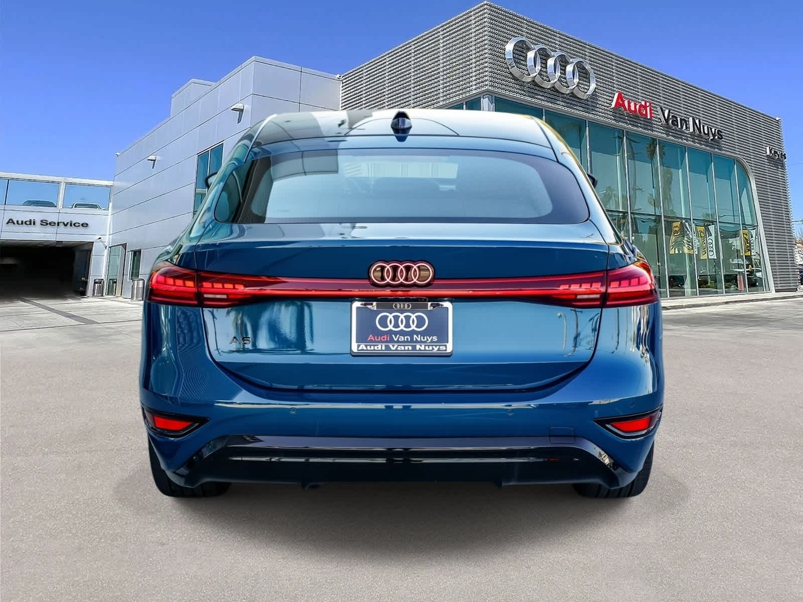 Thumbnail: 2025 Audi e-tron S - 3