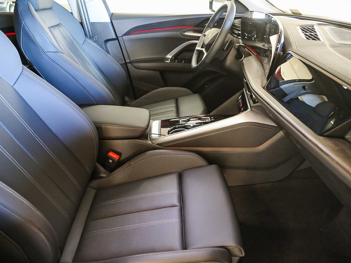 Thumbnail: 2025 Audi Q5 - 16