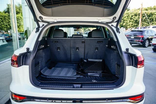 Thumbnail: 2025 Audi Q6 e-tron - 27