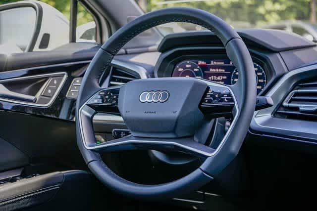 Thumbnail: 2026 Audi Q4 e-tron - 15