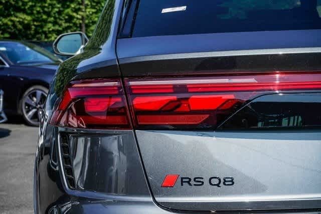 Thumbnail: 2025 Audi RS Q8 - 9