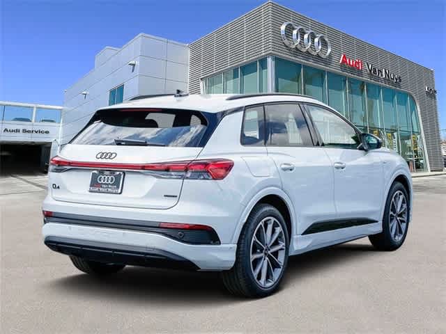 Thumbnail: 2026 Audi Q4 e-tron - 4