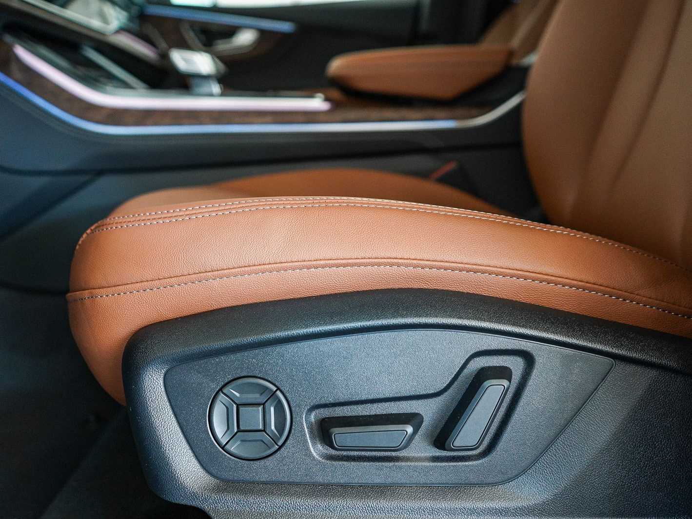 Thumbnail: 2026 Audi Q7 - 21