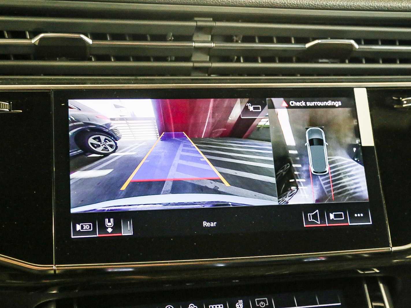 Thumbnail: 2026 Audi Q7 - 23